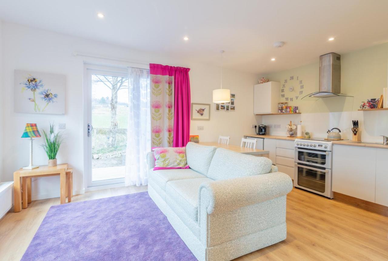 Allt Mor Rentals - Chalet With Hot Tub, And Studio Apartment No Hot Tub Roybridge Exterior foto