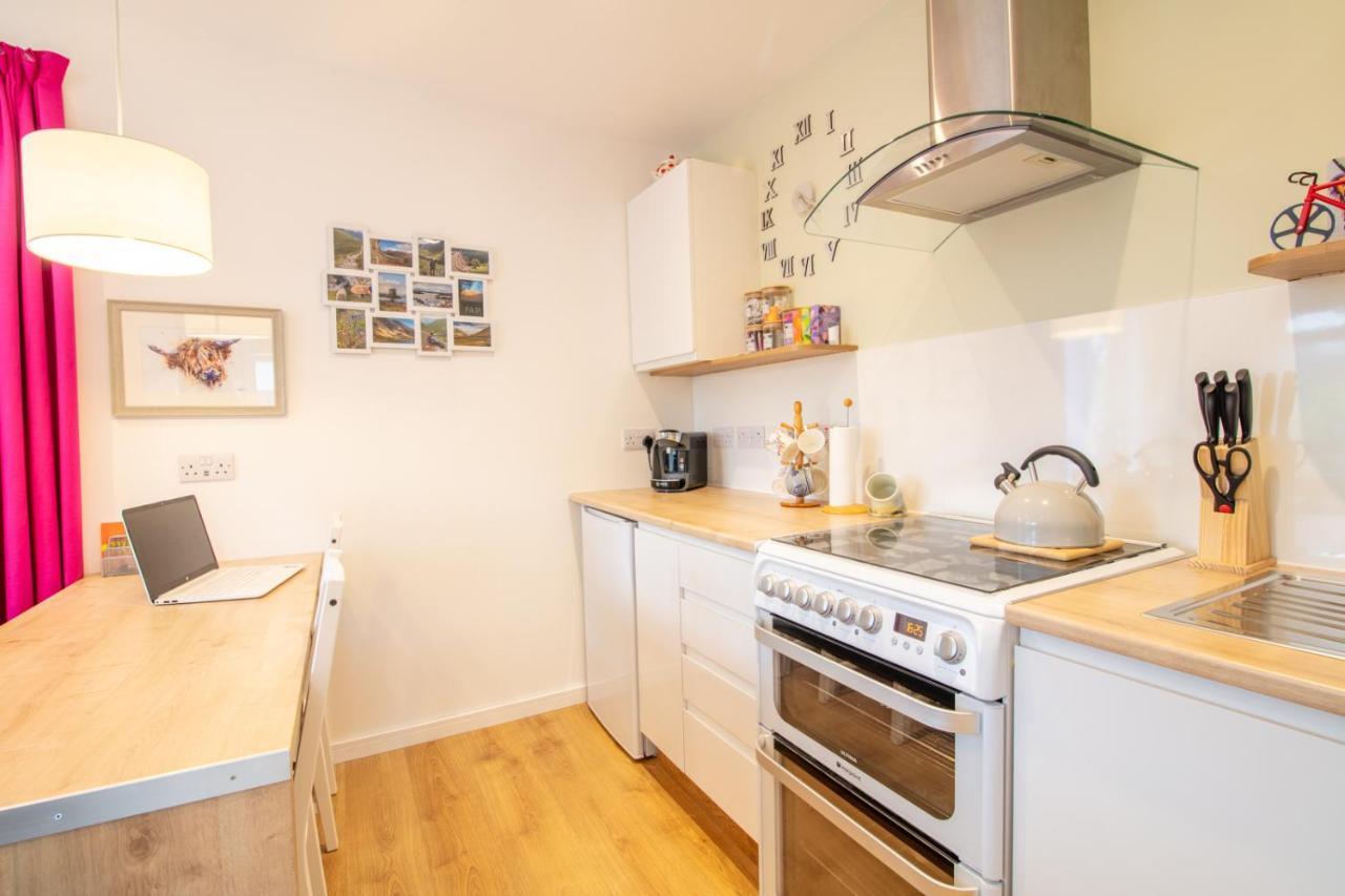 Allt Mor Rentals - Chalet With Hot Tub, And Studio Apartment No Hot Tub Roybridge Exterior foto