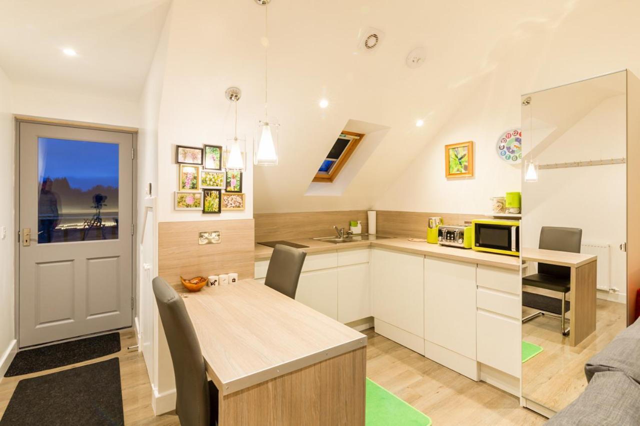 Allt Mor Rentals - Chalet With Hot Tub, And Studio Apartment No Hot Tub Roybridge Exterior foto