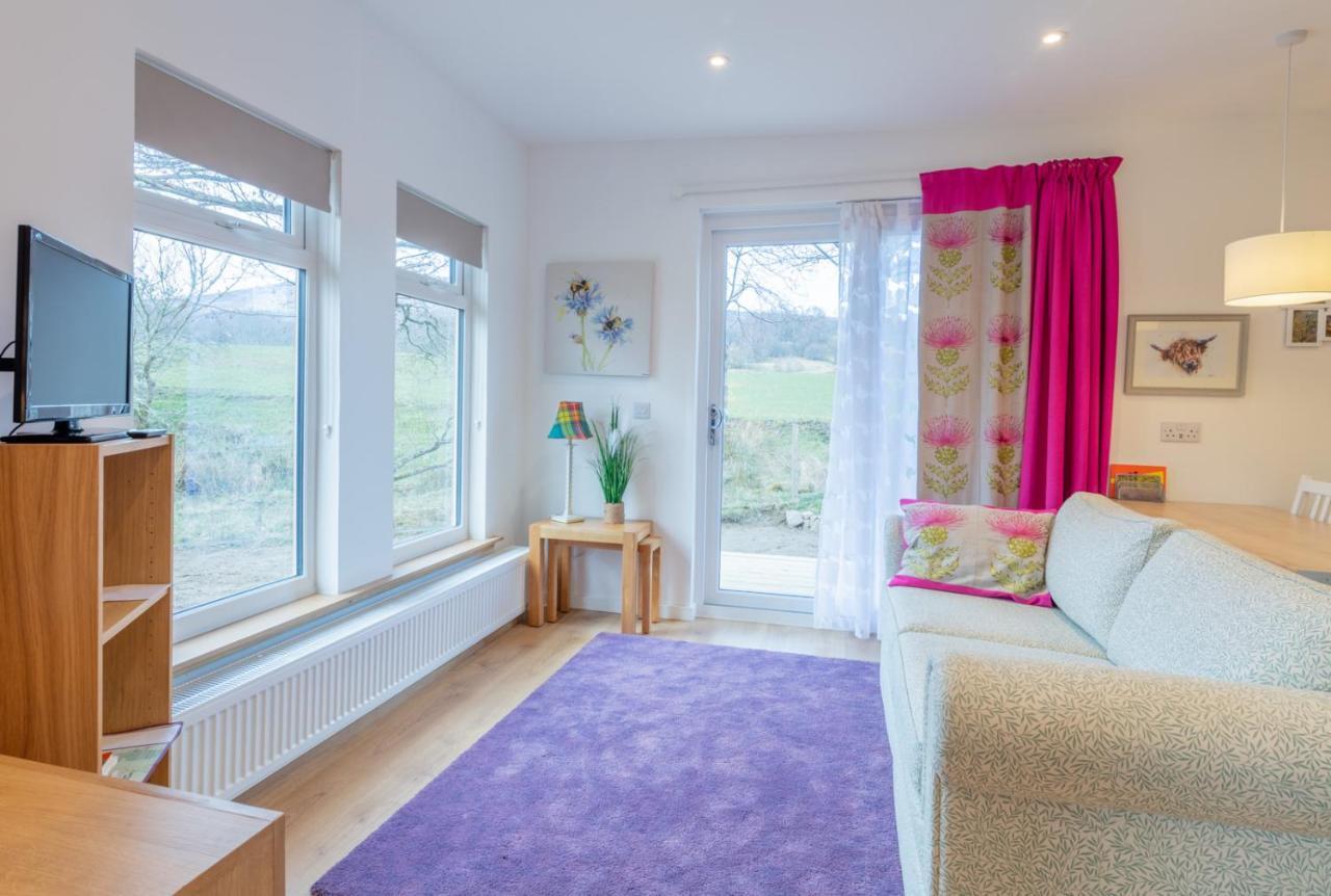 Allt Mor Rentals - Chalet With Hot Tub, And Studio Apartment No Hot Tub Roybridge Exterior foto