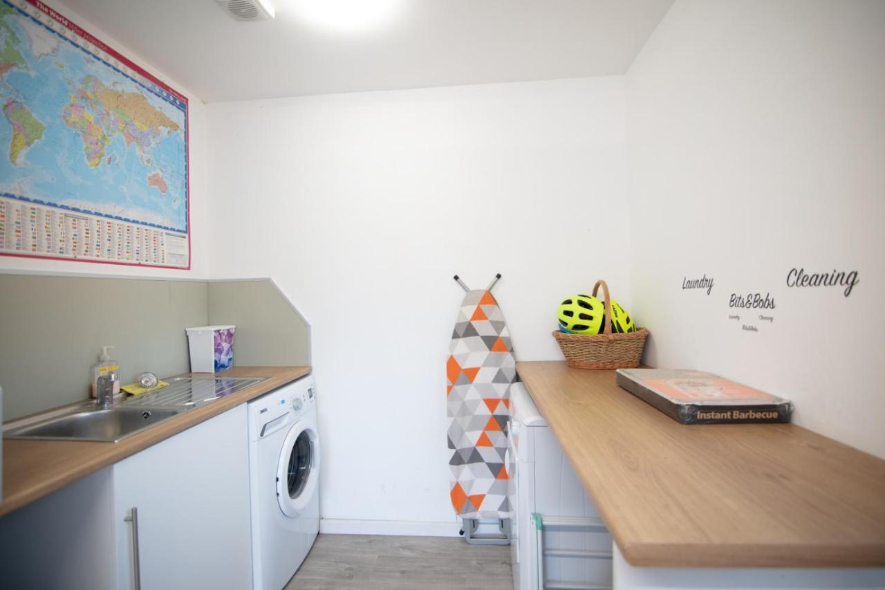Allt Mor Rentals - Chalet With Hot Tub, And Studio Apartment No Hot Tub Roybridge Exterior foto