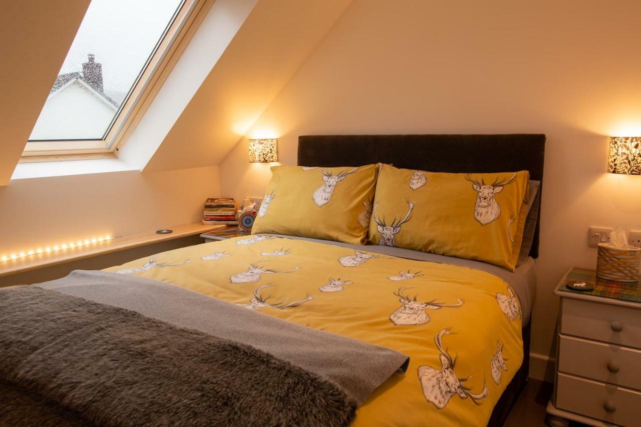Allt Mor Rentals - Chalet With Hot Tub, And Studio Apartment No Hot Tub Roybridge Exterior foto